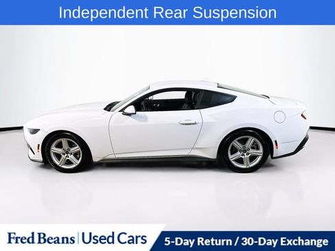 Used 2026 Ford Mustang Premium RWD image 5