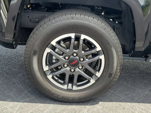 Used 2025 Toyota Tacoma TRD Sport w/ TRD Sport Premium Package RWD image 7