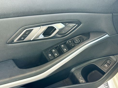 Used 2019 BMW 330i Sedan w/ Convenience Package RWD image 17