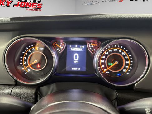 Used 2022 Jeep Wrangler Unlimited Sport image 31