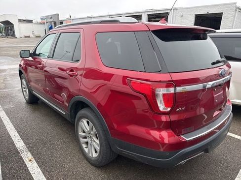 Used 2018 Ford Explorer XLT w/ Equipment Group 202A AWD/4WD image 5