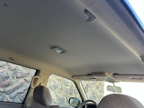 Used 2004 Nissan Pathfinder SE AWD/4WD image 37