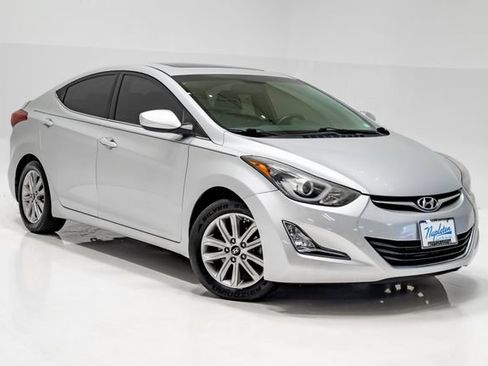Used 2015 Hyundai Elantra SE w/ Option Group 03 FWD image 6
