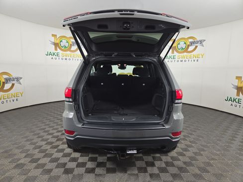 Used 2019 Jeep Grand Cherokee Laredo AWD/4WD image 36