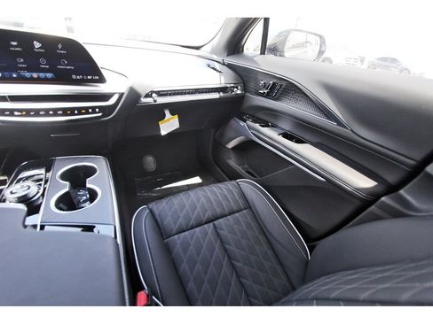 New 2027 Cadillac Lyriq Signature Luxury w/ Nappa Leather Package AWD/4WD image 10