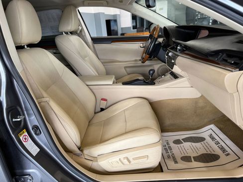 Used 2014 Lexus ES 300h image 12