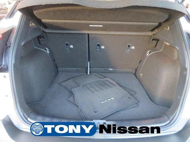 Used 2018 Nissan Kicks SV FWD image 11