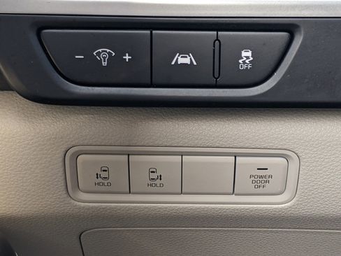 Certified 2023 Kia Carnival LX image 19