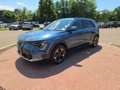 Used 2023 Kia Niro Wind w/ Wind Preserve Package FWD image 1