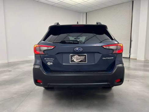 Used 2023 Subaru Outback Premium image 7