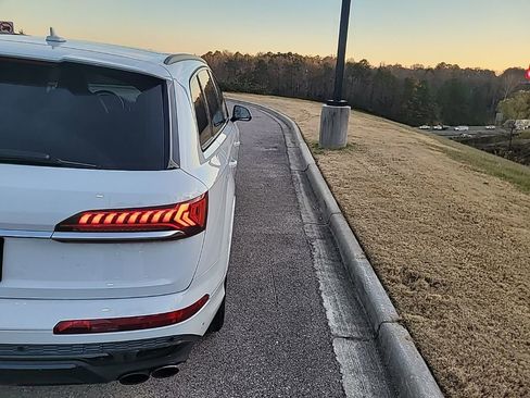 Used 2020 Audi SQ7 Prestige w/ Prestige Package image 9