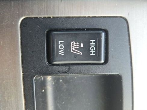 Used 2011 Subaru Outback 2.5i Premium w/ All-Weather Pkg image 13