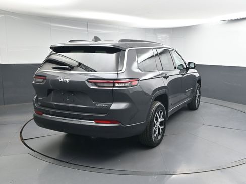 Used 2024 Jeep Grand Cherokee L Limited image 25