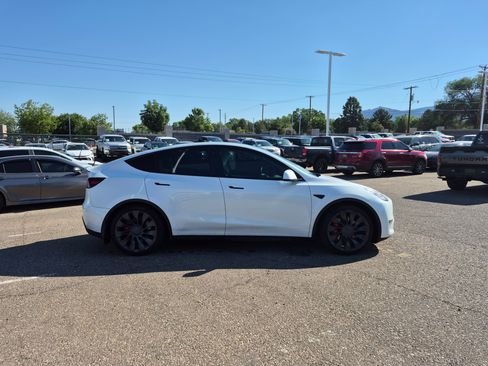 Used 2022 Tesla Model Y Performance AWD/4WD image 6