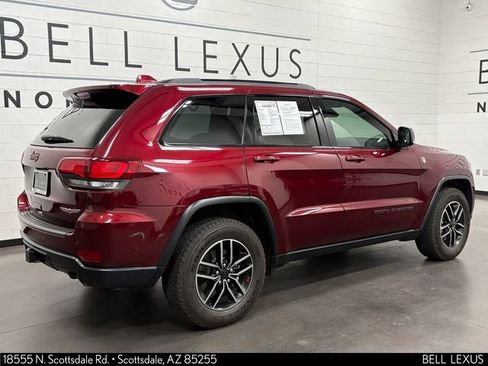 Used 2019 Jeep Grand Cherokee Trailhawk AWD/4WD image 4