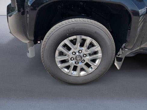 Used 2024 Toyota Tacoma Limited AWD/4WD image 14