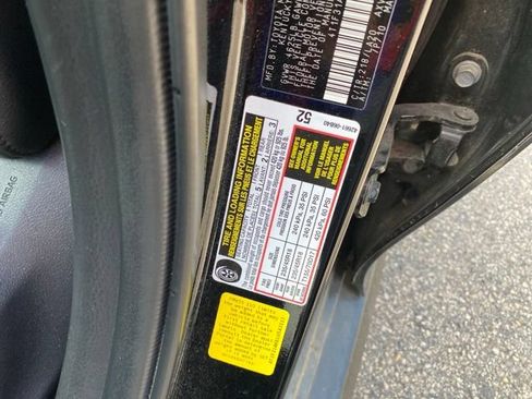 Used 2020 Toyota Camry XLE w/ Sunroof Package FWD image 25