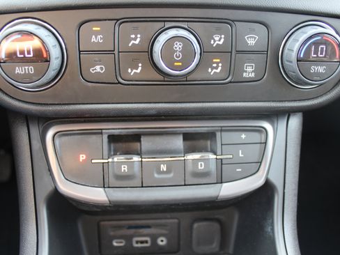 Used 2024 GMC Terrain AT4 image 36