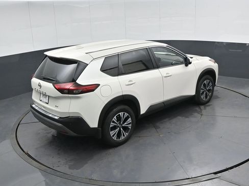 Used 2023 Nissan Rogue SV image 41