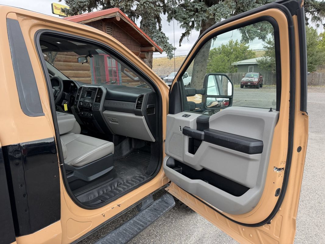 Used 2017 Ford F250 XL w/ Power Equipment Group AWD/4WD image 20