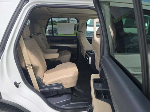 Used 2024 Ford Expedition Limited AWD/4WD image 18
