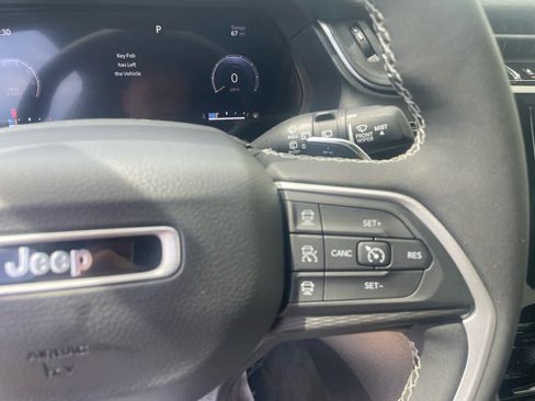 Used 2023 Jeep Grand Cherokee L Laredo AWD/4WD image 13