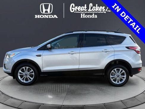 Used 2017 Ford Escape SE w/ Equipment Group 201A AWD/4WD image 3