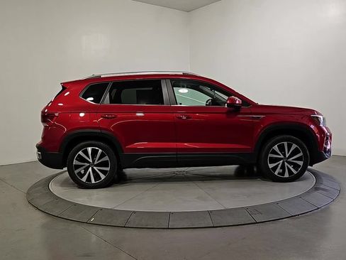 Used 2023 Volkswagen Taos SE AWD/4WD image 5
