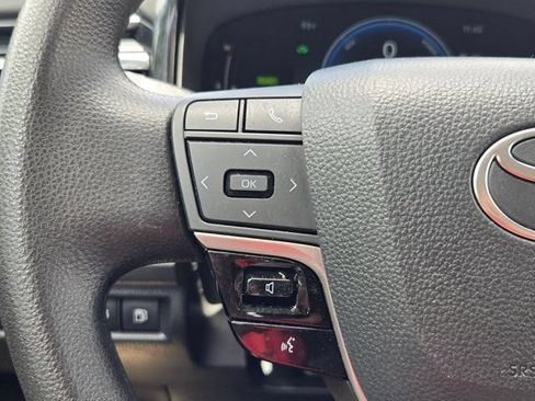 Used 2025 Toyota Camry LE FWD image 20