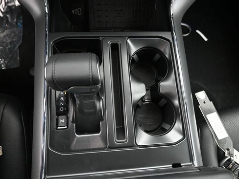 New 2025 Ford F150 Lariat w/ Equipment Group 502A High image 37