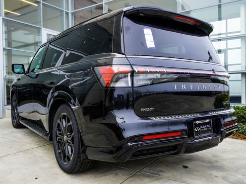 New 2026 INFINITI QX80 4WD image 10