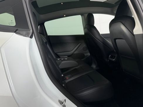 Used 2025 Tesla Model Y Performance image 34