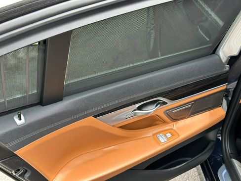 Used 2020 BMW 740i w/ Premium Package RWD image 19
