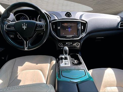 Used 2016 Maserati Ghibli RWD image 12