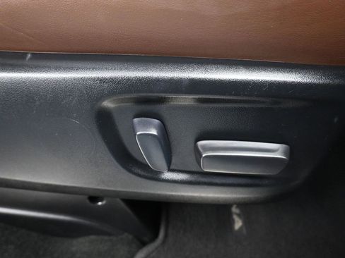 Used 2018 Toyota Sienna Limited image 53