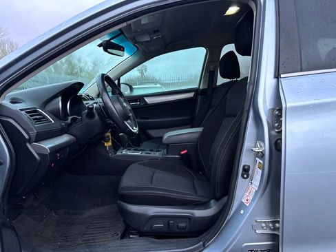 Used 2018 Subaru Outback 2.5i Premium image 3