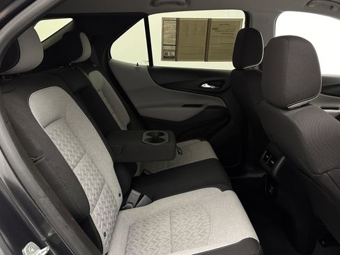 Used 2022 Chevrolet Equinox LS image 32