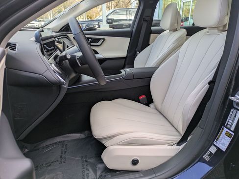 New 2026 Mercedes-Benz E 350 4MATIC Sedan image 15