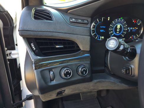 Used 2018 Cadillac Escalade ESV Platinum image 18