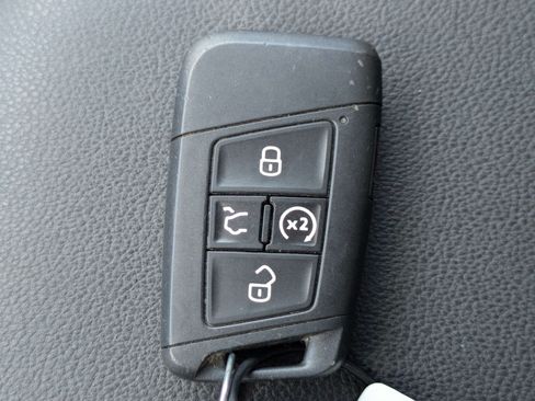 Used 2025 Volkswagen Taos SE FWD image 27