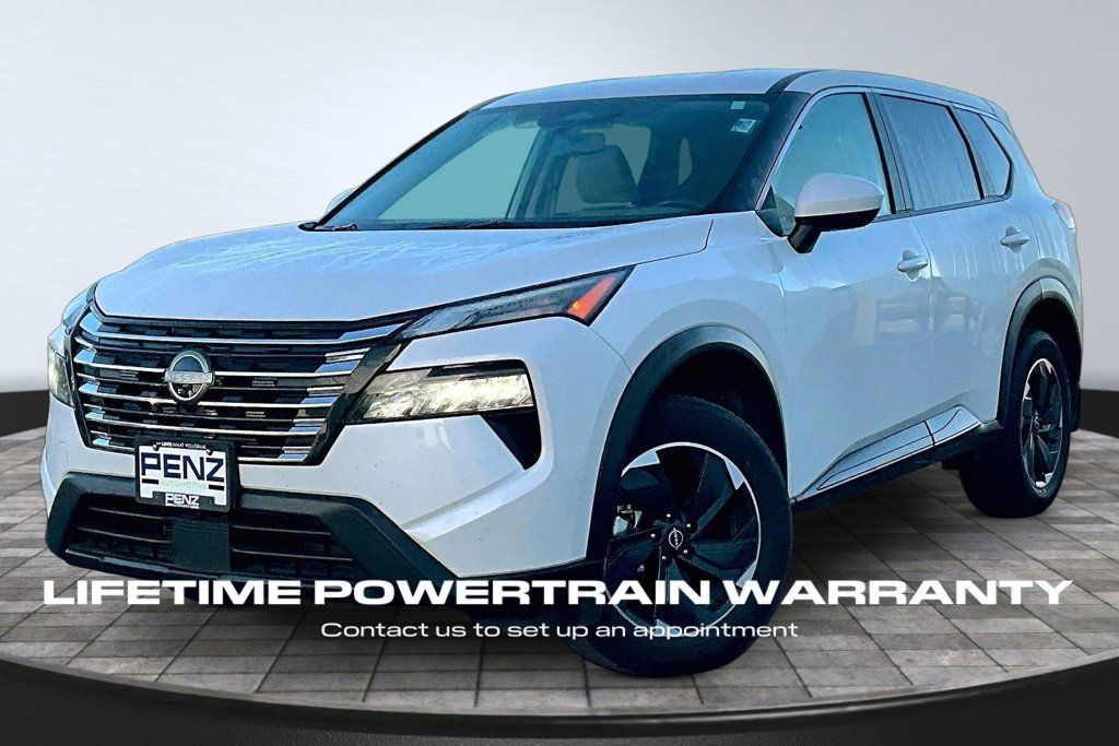 Used 2025 Nissan Rogue SV AWD/4WD image 1