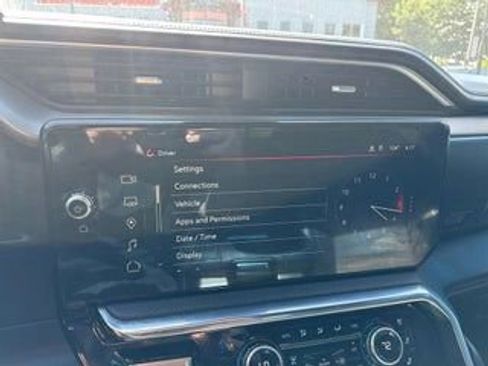 Used 2024 GMC Sierra 2500 Denali image 21