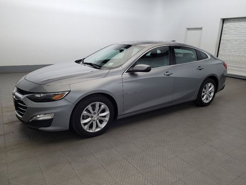 Used 2024 Chevrolet Malibu LT FWD image 2