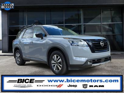 Used 2023 Nissan Pathfinder SL w/ Lighting Package (N92)