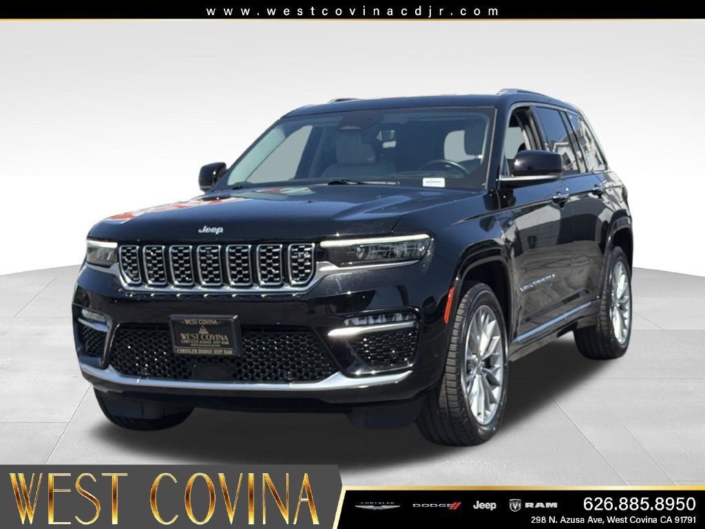 Used 2022 Jeep Grand Cherokee Summit w/ Advanced Protech Group IV AWD/4WD image 4