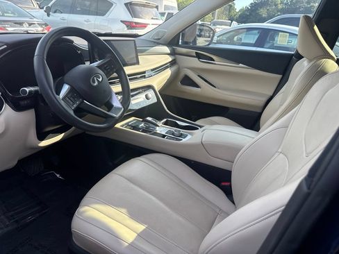 Used 2023 INFINITI QX60 Luxe w/ Performance Audio Package FWD image 3