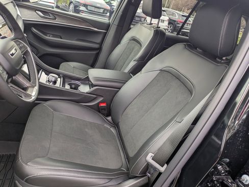 New 2026 Jeep Grand Cherokee Altitude AWD/4WD image 18