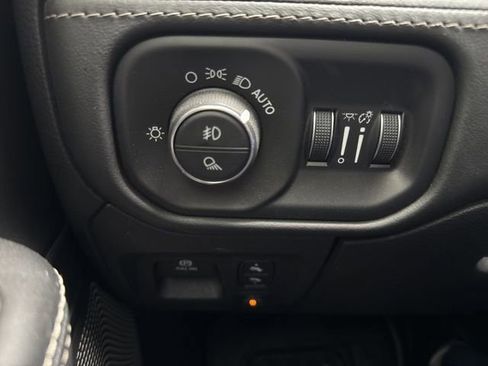 Used 2021 RAM 1500 Limited w/ Night Edition image 19