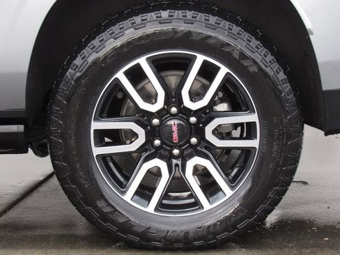 Used 2023 GMC Yukon XL AT4 w/ AT4 Premium Package image 40