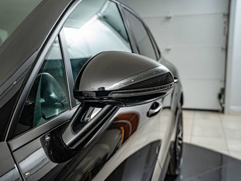 Certified 2026 Porsche Macan AWD/4WD image 12